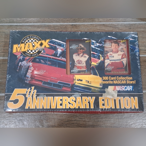 1988-1992 NASCAR Maxx Race Cards 5th Anniversary Edition 300 Card Set SEALED - Picture 1 of 3